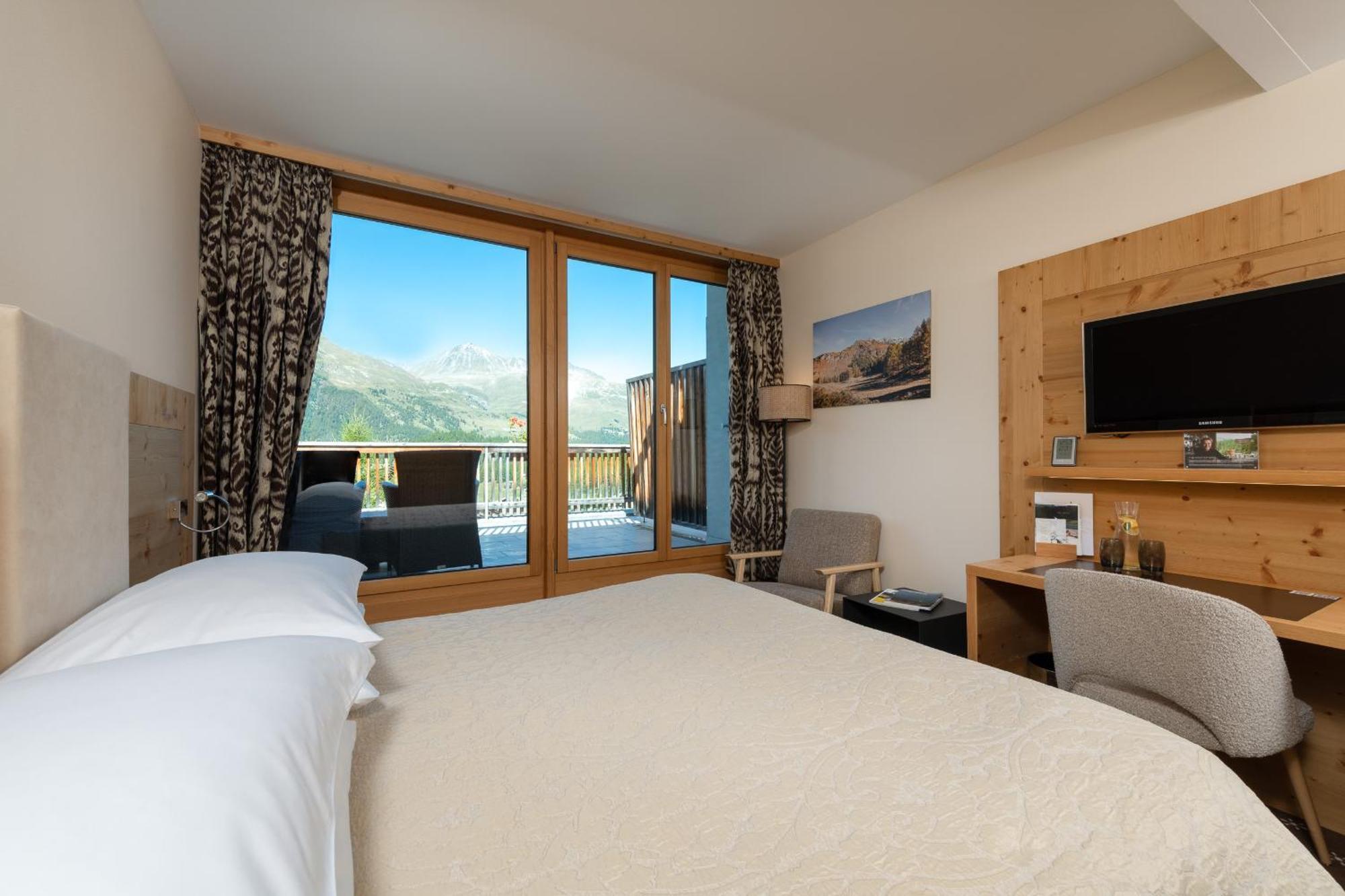 Nira Alpina Hotell Silvaplana Exteriör bild